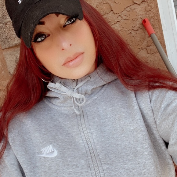 Meet your Posher, Melissa - Picture 1 of 1